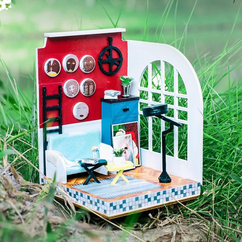 Miniature House - Frida' Salon