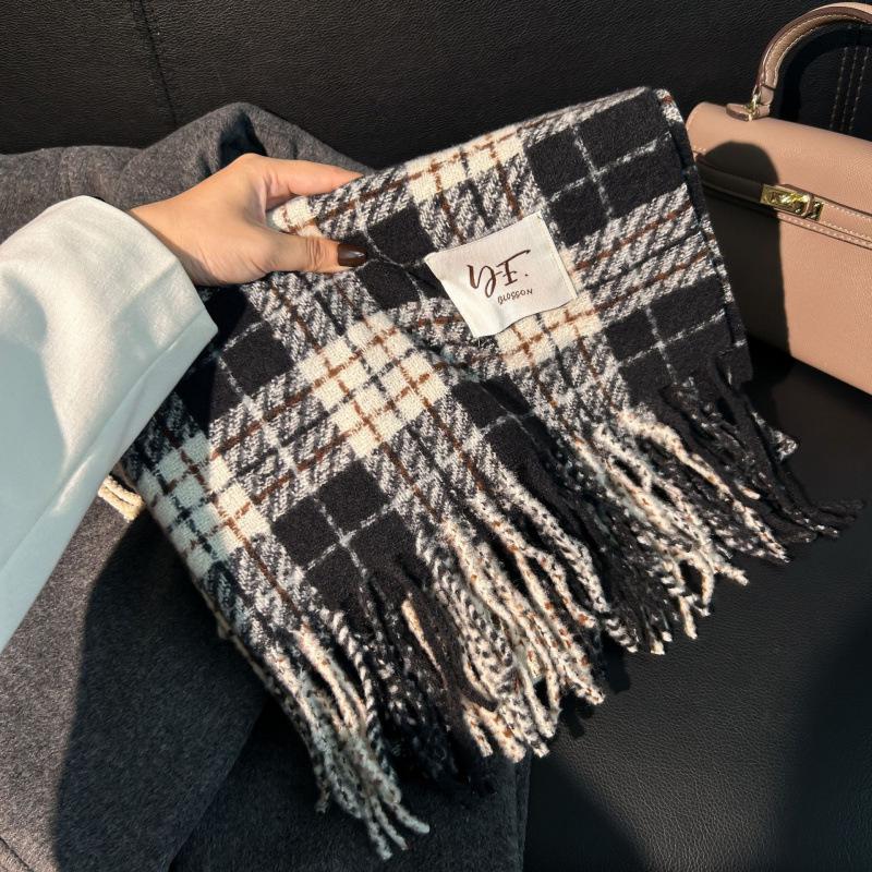 High-End Plaid Shawl for Women - 2025 Autumn/Winter Korean Style Thickened Imitation Cashmere Scarf