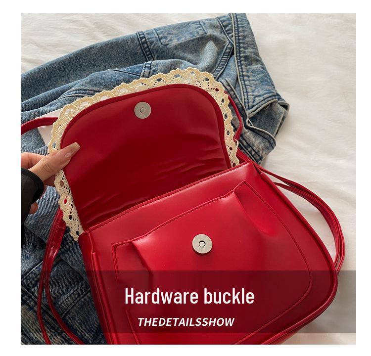 Modny damski plecak na jedno ramię z koronką i kokardą na lato 2025