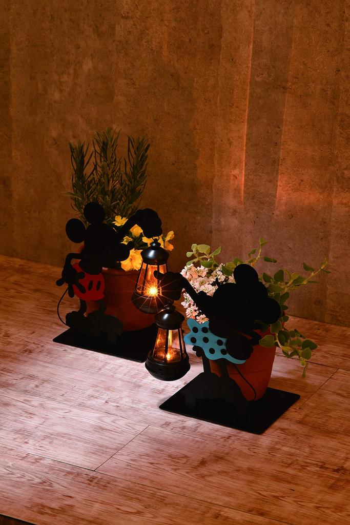 Seto Craft Disney Silhouette Series Solar Light Automatically Turns Inches SD-6071, On, Black/Red, Height Approx. 11.2 (28.5 Cm).