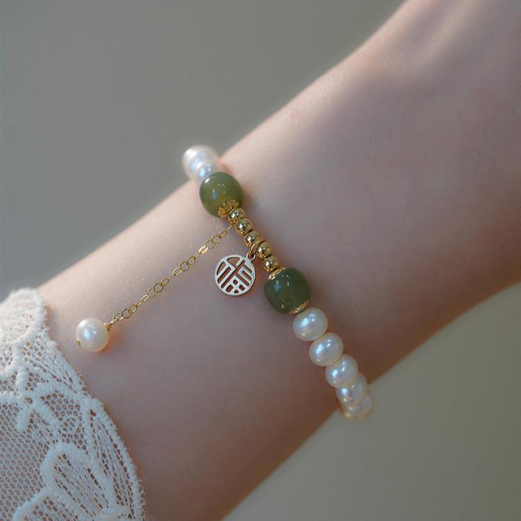 

Chenmo Retro Pearl Elastic Bracelet: Stylish & Versatile Niche Design for Women