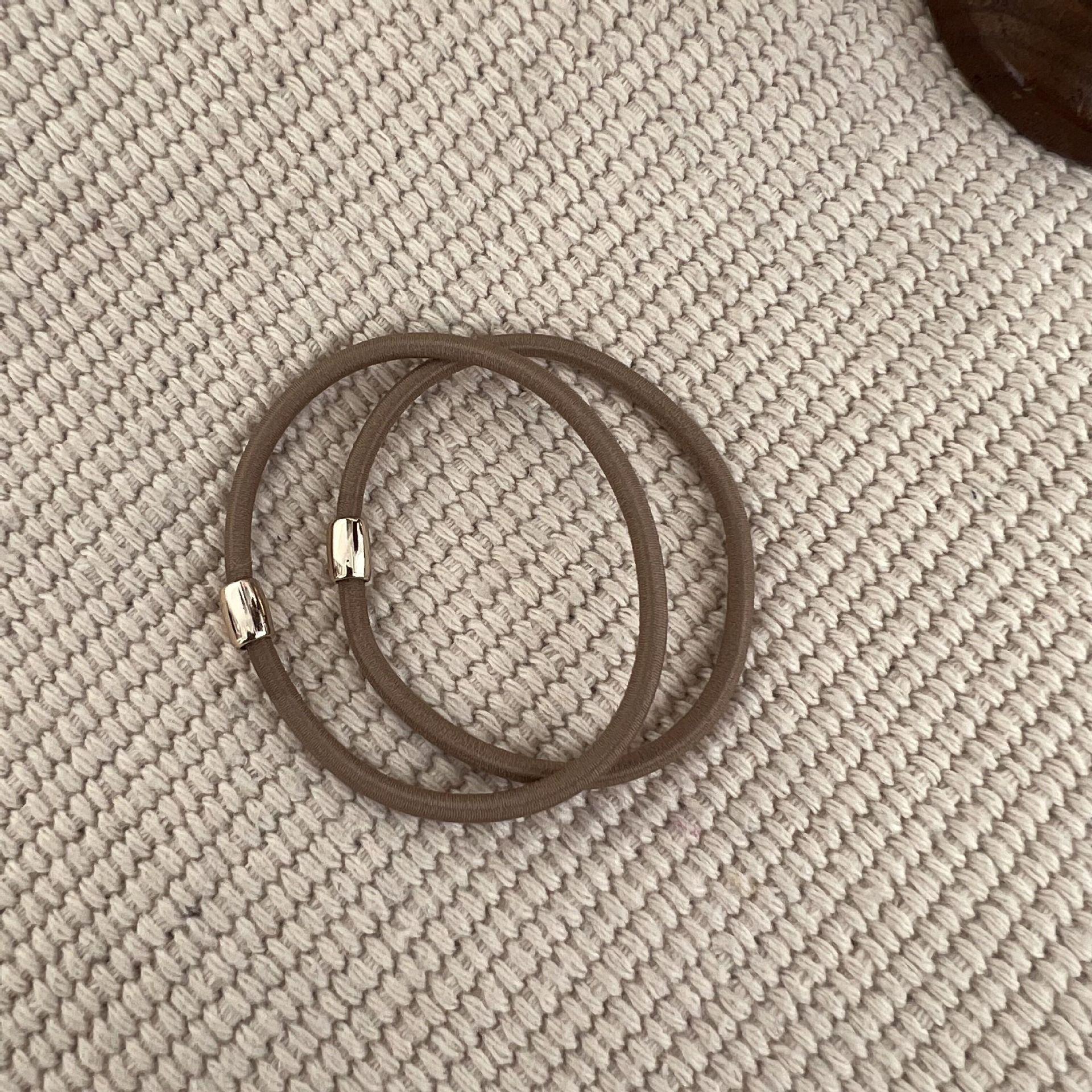 

Набір із 2 резинок для волосся корейського кольору кавового кольору із золотими намистинами хакі