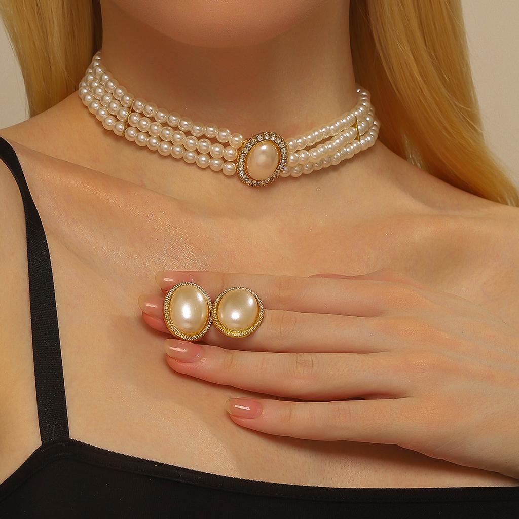 Exaggerated Diamond-Encrusted Pearl Necklace Stud Earrings Set, Niche Temperament Collarbone Chain, Fashionable Light Luxury High-End Jewelry