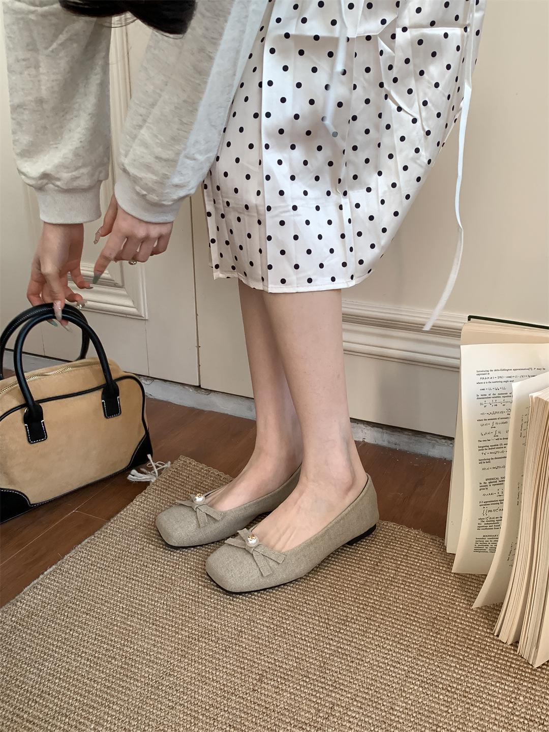 

Grape mother spring new single shoes women s French soft-soled grandma shoes comfortable soft-soled not tired feet flat-soled casual shoes women 35