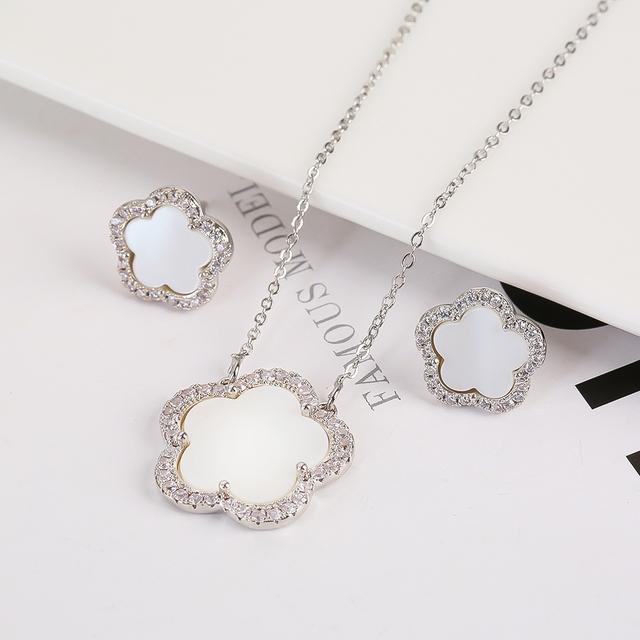 Top Quality Women Girls Five Leaf Flower Set Necklace Earrings Fashion Luxury Natural Stone Shell Set High Quality Zircon Gifts