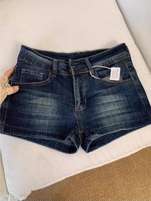 Spicy Girl Retro Washed Denim Shorts: Women's 2025 Summer Sexy Slimming Hip-Hugging Hot Pants Trend.