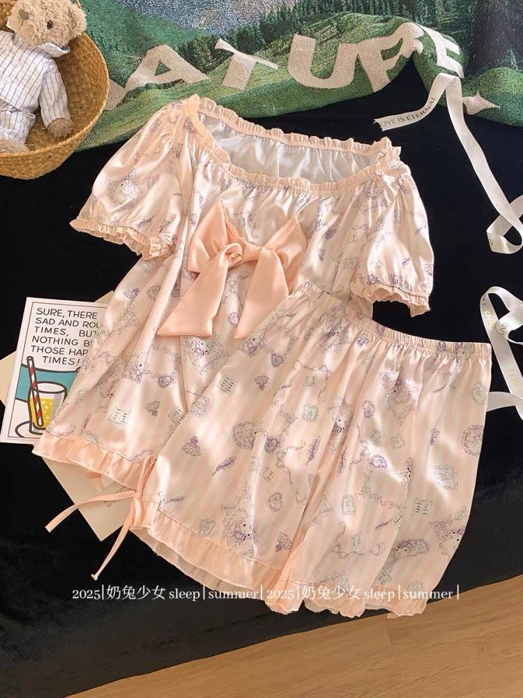 

High-end Hello Kitty Xiaoxiangfeng pajamas women s summer short-sleeved shorts set wearing loungewear girl two-piece set S