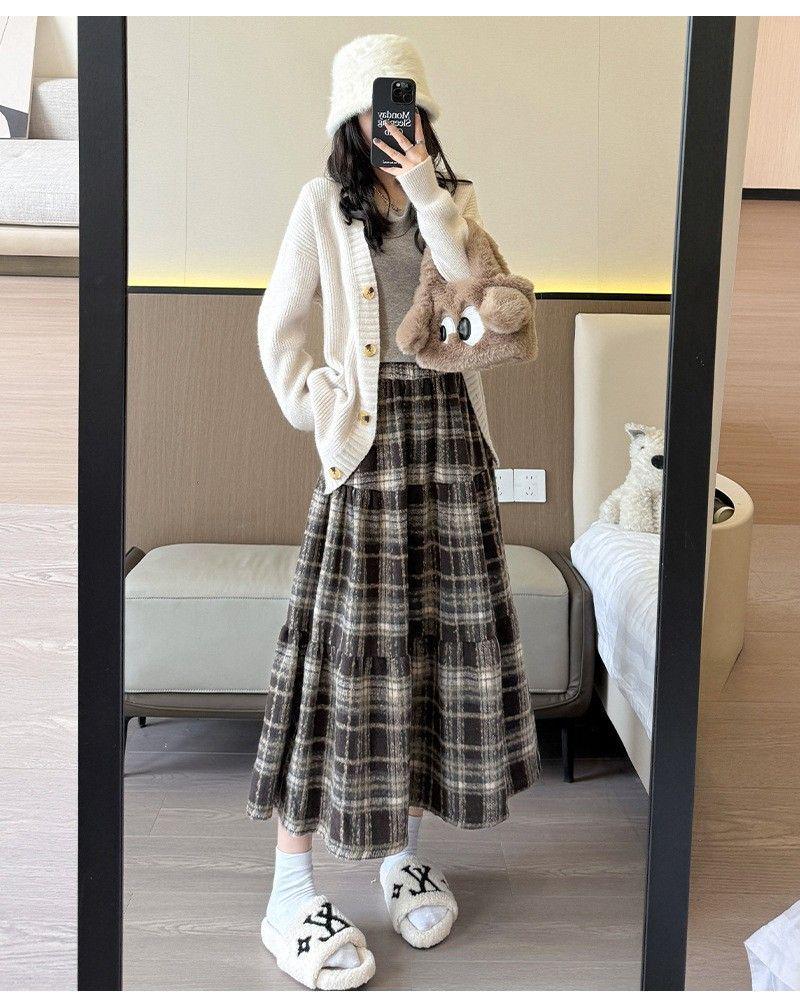 Retro Red Plaid Woolen Midi Skirt with Elastic Waist and Big Swing