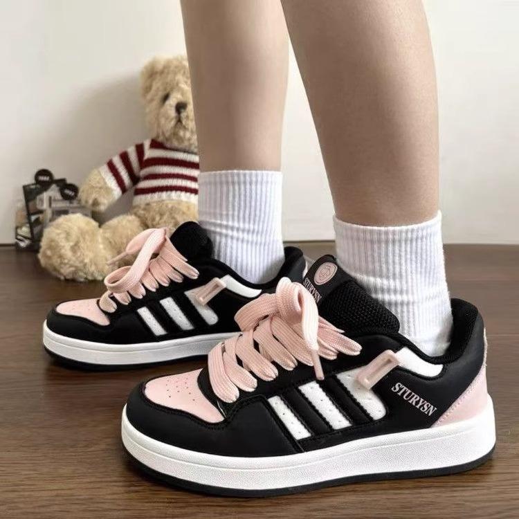 2025 New Black Pink Platform Bread Shoes Women's Ins Spring Popular Shoes Students Lightweight Casual Versatile Board Shoes