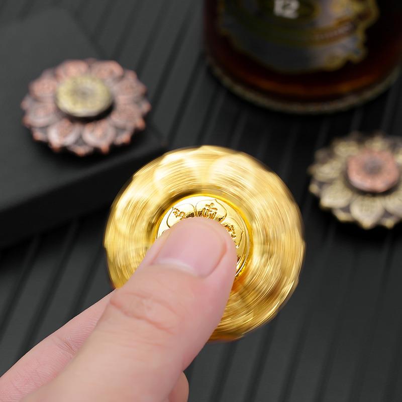 Buddha'S Eye Lotus Wheel Six Figure Fingertip Top Fidgeting Lotus Auspicious Meaning Handheld Piece Adult Stress Ease Plaything