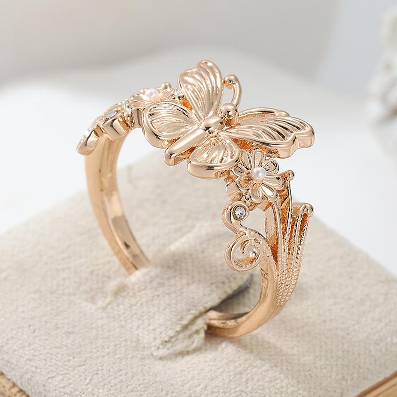 Klassischer handgeschnitzter Schmetterling Damenring Kreativität Goldfarbenes Metall Geometrie Tägliches Tragen Party Schmuck Jahrestagsgeschenk
