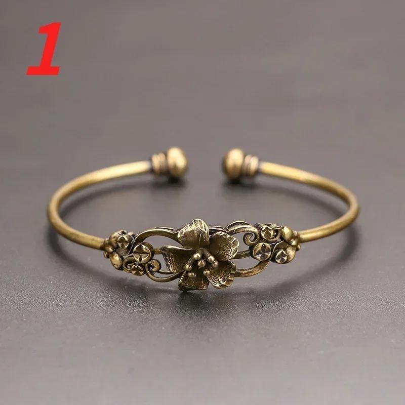 1 Pcs Creative Simple Gifts Retro Brass Flower Pattern Princess Bangle Classic Pure Copper Open Bracelet Ancient Wristband Gift