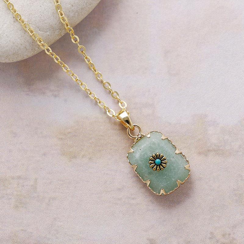 Luxury exquisite Japanese and Korean hot-selling retro natural stone crystal geometric pendant copper-plated real gold necklace, couple jewelry