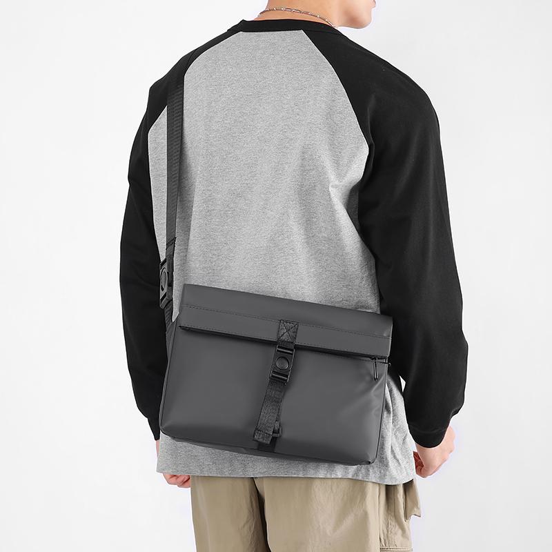 Men's Commuter Shoulder Bag Waterproof Crossbody Bag Briefcase Men's Messenger Bag