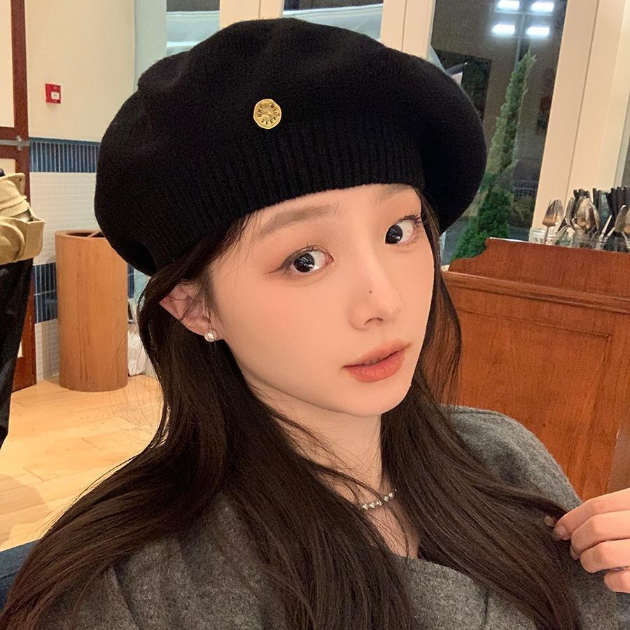 

Autumn and winter wool wool knitted beret women s fashion painter hat retro high-end bud hat average size (54-59cm) темно-коричневого кольору