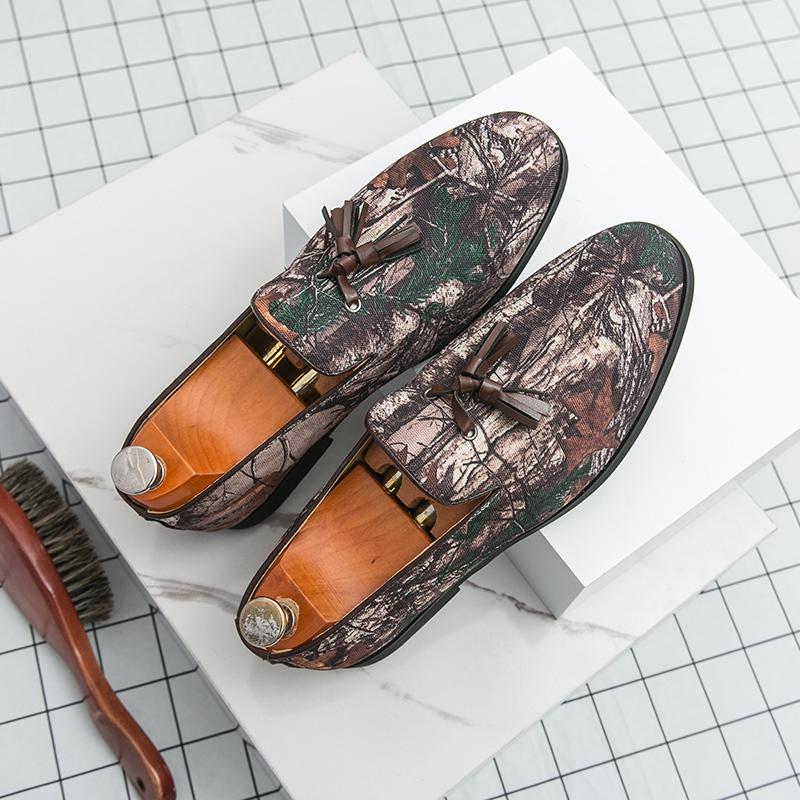 Men Classic Fringed Shoes Black One-legged Light Comfortable Driving Travel Brand Loafers Gentleman's Shoes Size 38-46 Men Shoes