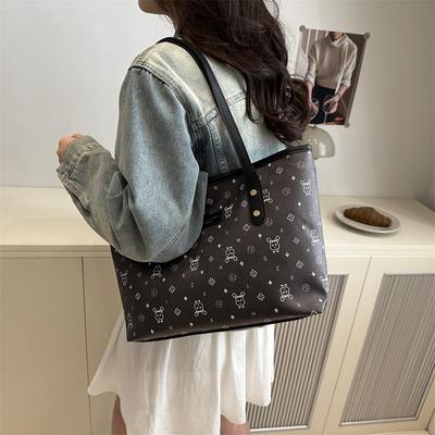 Korean Cute Commuter Large-capacity Bag Women's 2025 Spring and Summer Simple Fashion Tote Bag Casual Versatile Shoulder Bag