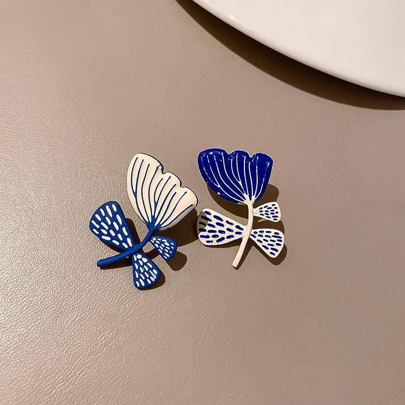 White Blue Painting Leaf Flower Earrings for Women New Chic Jewelry Personality Earrings Korean Earrings Cute Romantic Accessory