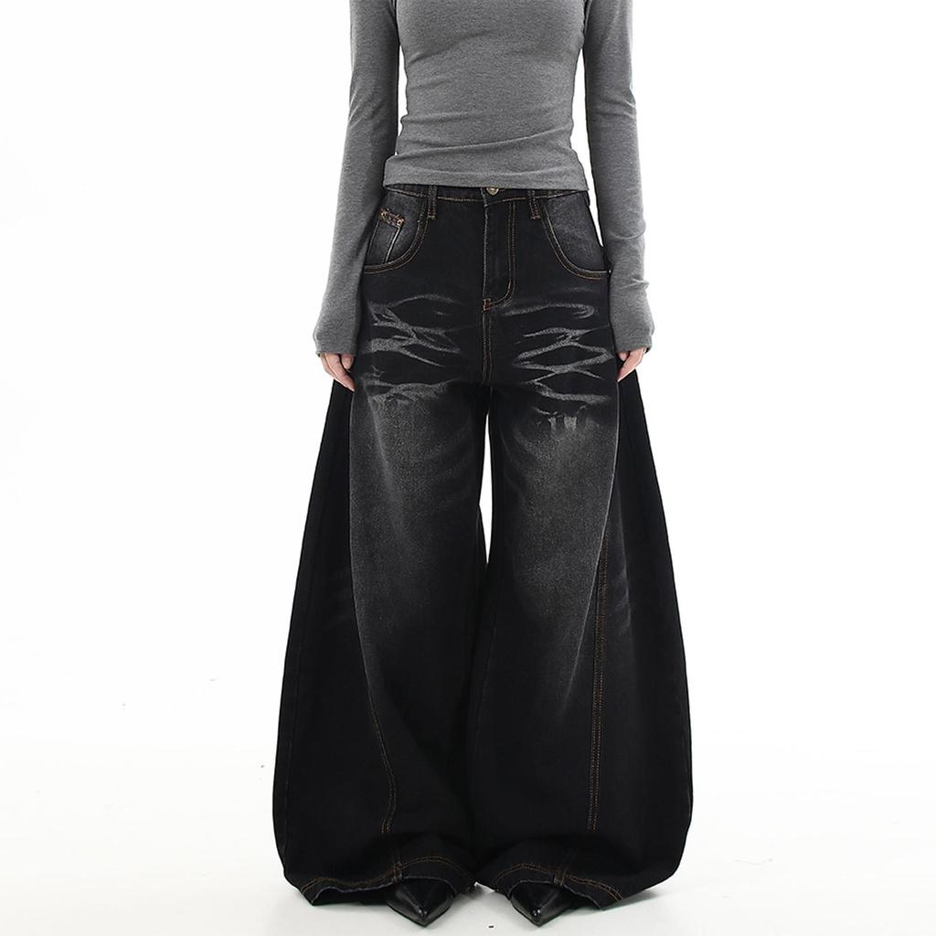 Unisex American Retro Washed Scimitar Jeans: Whiskered Wide-Leg Pants with Clean-Fit Design.