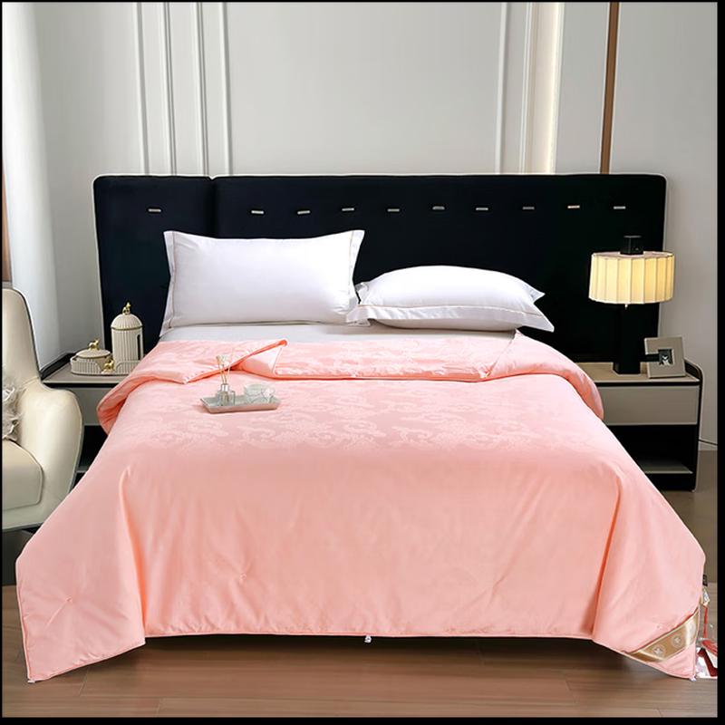 

POCHME Luxury Mulberry Silk Quilt