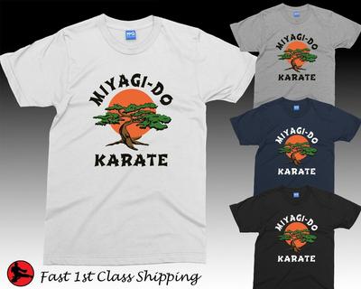 Camiseta Miyagi-Do Karate Retrô Inspirada no Dojo Cobra Kai Presente de Aniversário Top Unissex