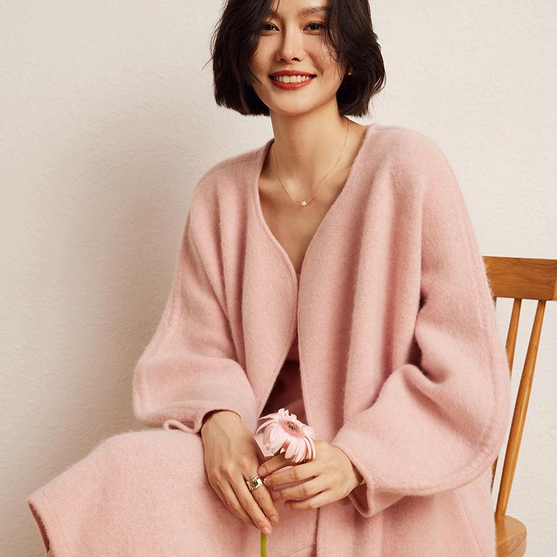 Versatile Cashmere Long Coat: Round Neck, Buttonless, Mid-Length, Stylish and Casual, Long-Sleeved Outerwear for Autumn/Winter.