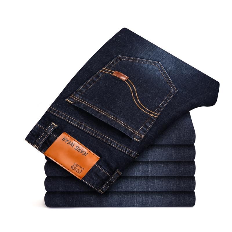 Compra 2017 Al Por Mayor Marca De Moda Jeans Rotos Hombres Pantalones  Vaqueros Grandes De La Talla 40 Negro Vaqueros Ajustados Masculinos Patch  Estiramiento Coreano Delgado Del Lápiz Hombre Jeans Barato 