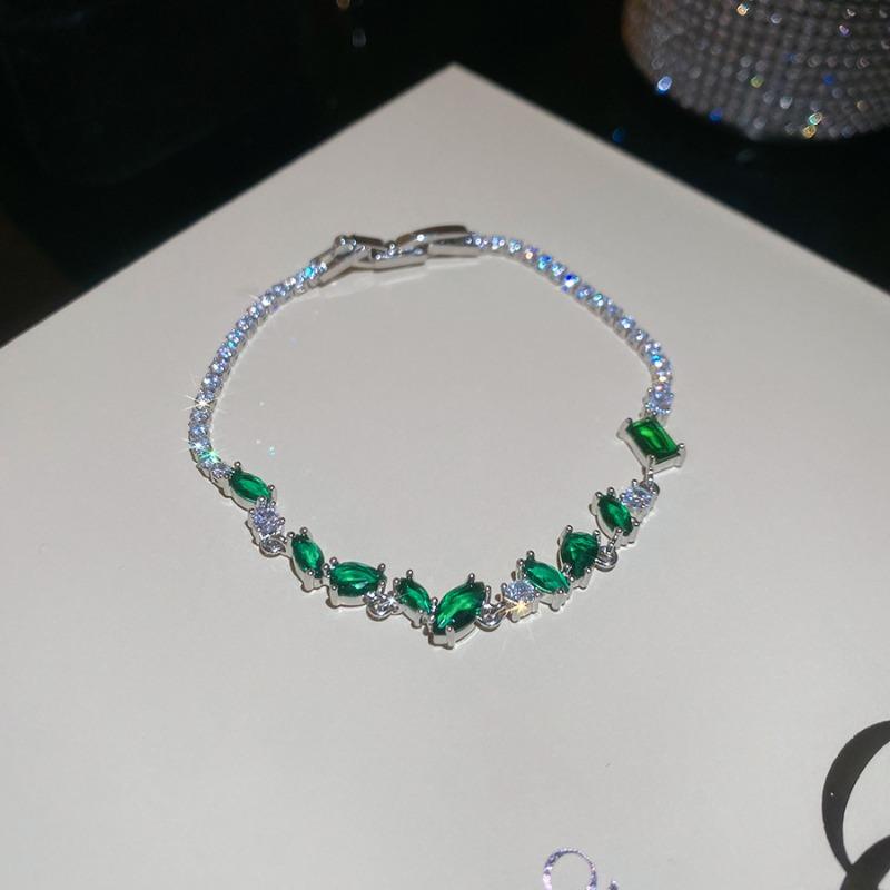 Zircon water drop flower crystal bracelet fashionable simple and versatile temperament bracelet exquisite light luxury high-end jewelry women