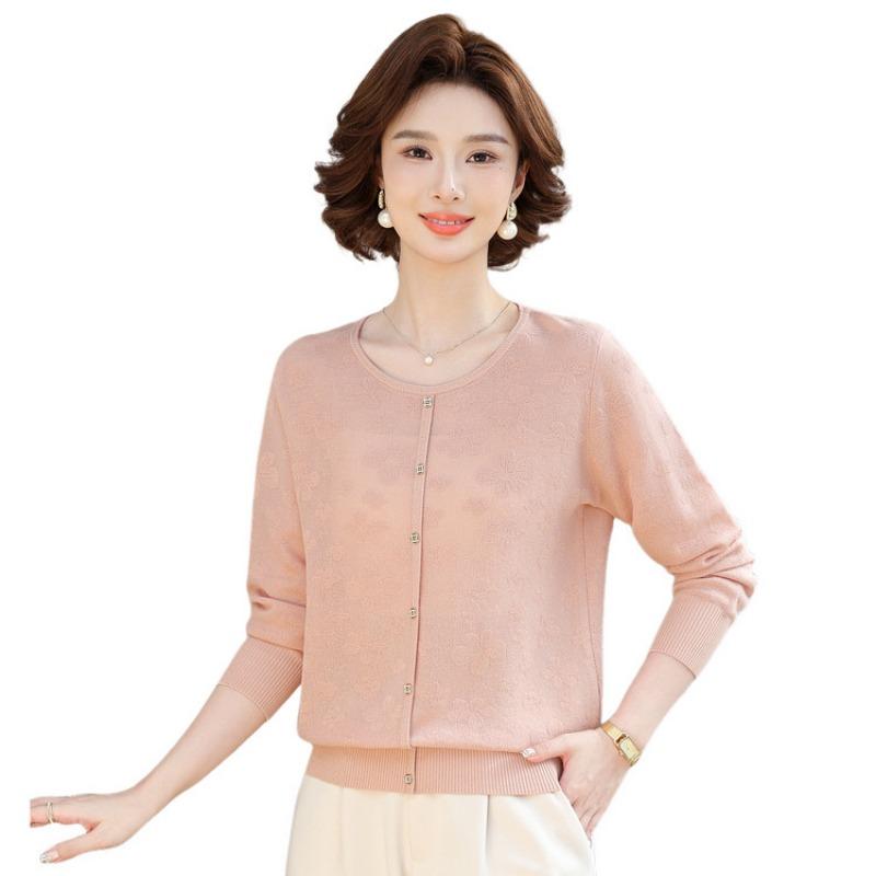 Middle-aged and elderly women's spring and autumn thin knitted sweater, new mother's spring clothes bottomed sweater and top