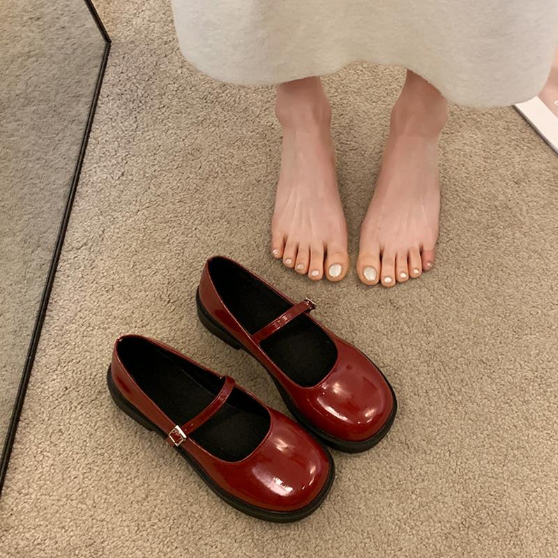 Retro Mary Jane shoes women's high heels new spring round head thick heel single shoes with skirt small leather shoes