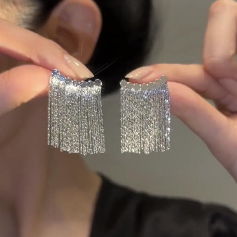 

Элегантные серьги-кисточки «Галактика»: Нишевый дизайн, Легкая роскошь, Долговечный стиль цепочки