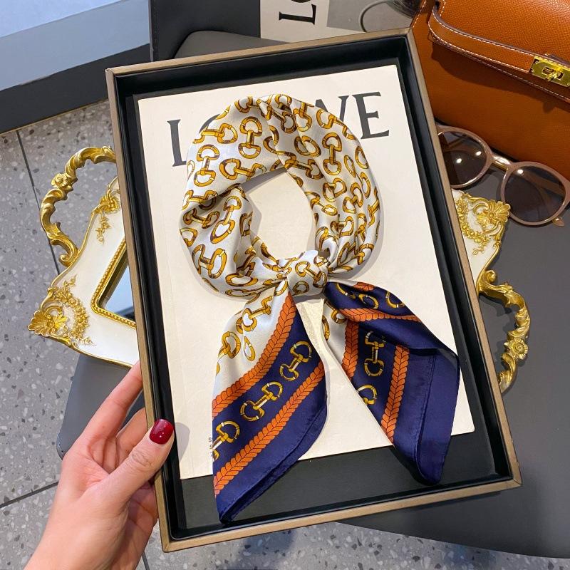 Silk scarf women's neck new scarf with coat 70 small square scarf scarf mother high-end scarf