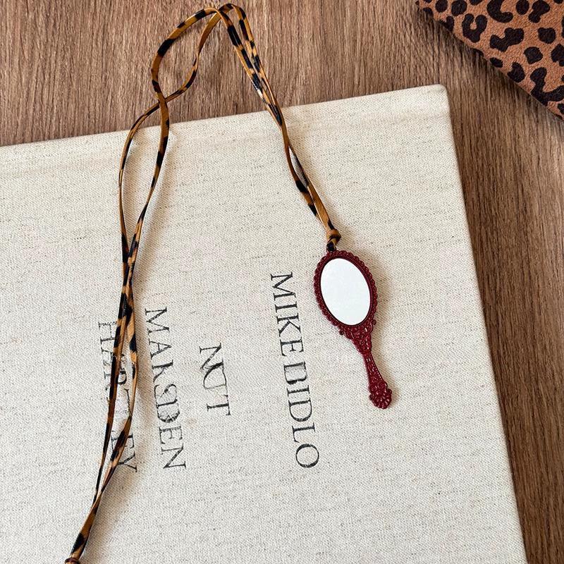 Versatile Magnetic Leather Sunglasses Clip Necklace and Sweater Chain