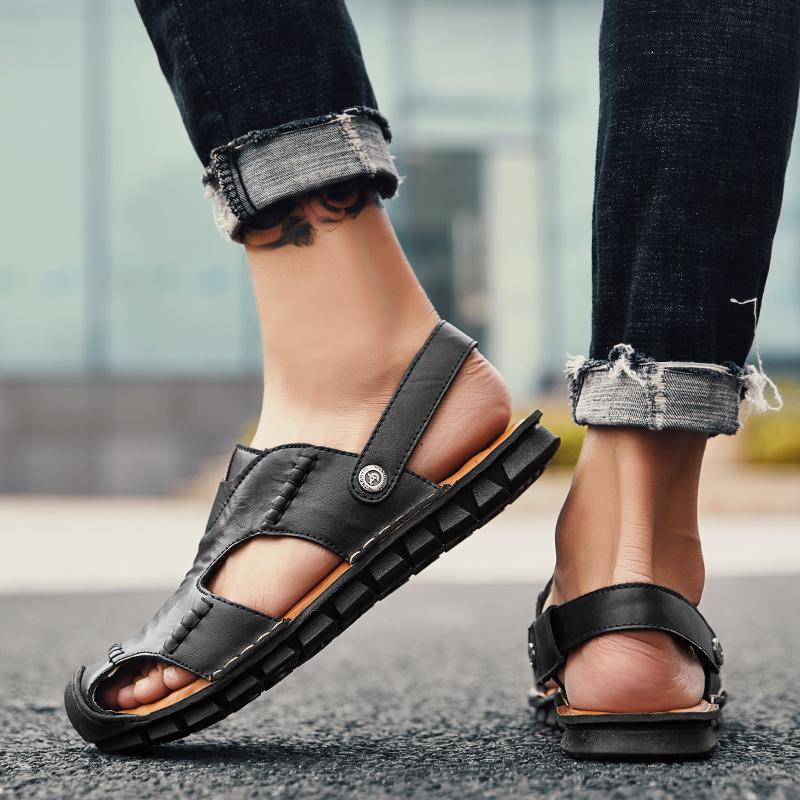 Fashion New Men Casual Leather Hollow Out Shoes Fashion Mens Slip On Slippers Handmade for Men Luxury Sandals Non-Slip Men's Beach Shoes
