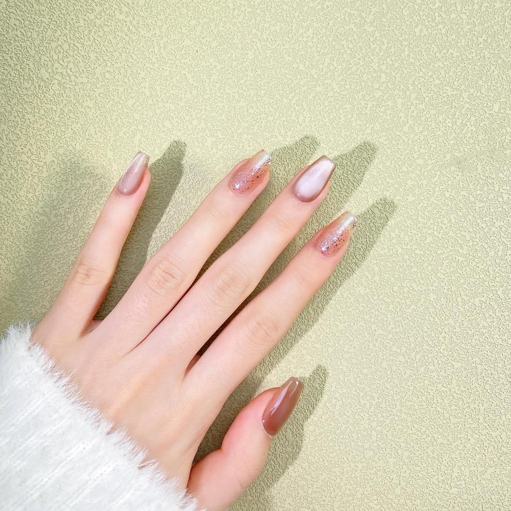 2026 Trendy Luxury Cat Eye Glitter Wearable Nail Tips - High-End Bright White Internet Celebrity Style