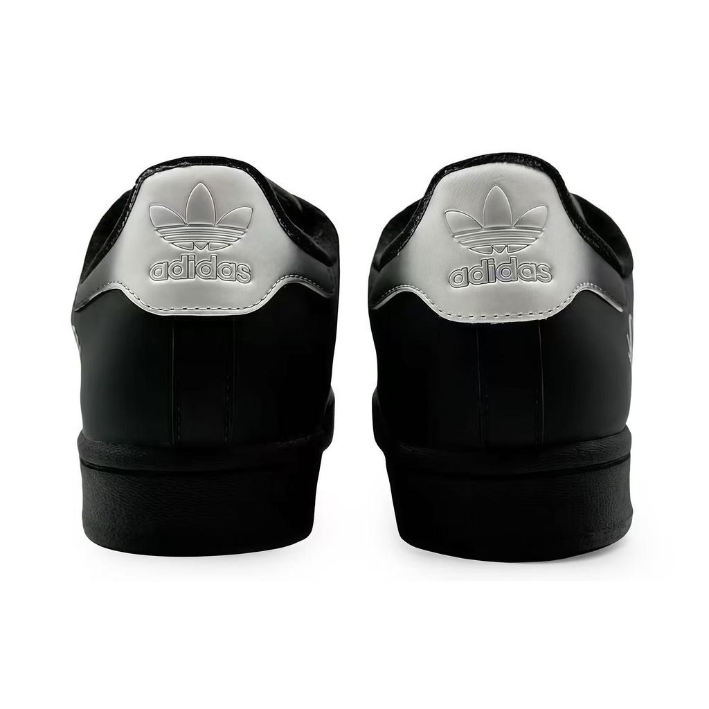 adidas Originals Superstar 2 Zapatos de Skate de Cuero Caña Baja Unisex Negro Plata JI0079(Equipo1284-S)