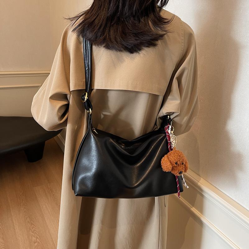 Retro bag women's large capacity 2025 new casual shoulder messenger bag simple commuter dumpling bag