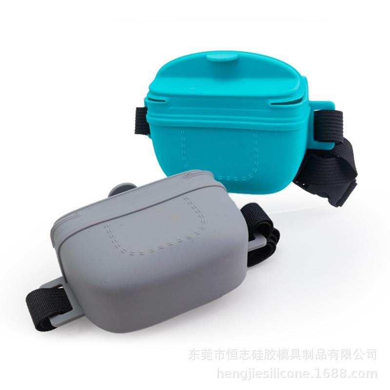 Silicone Pet Snack Bag: Portable Waist Bag for Outdoor Training