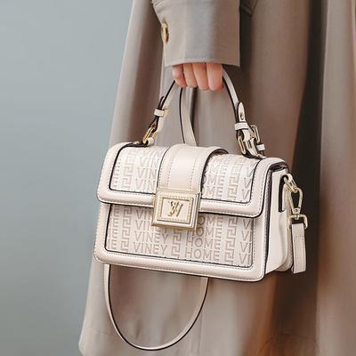 Bag Women's New Autumn and Winter Fashion Women's Bag Messenger Bag Embossed Handbag High-end Small Square Bag Luggage