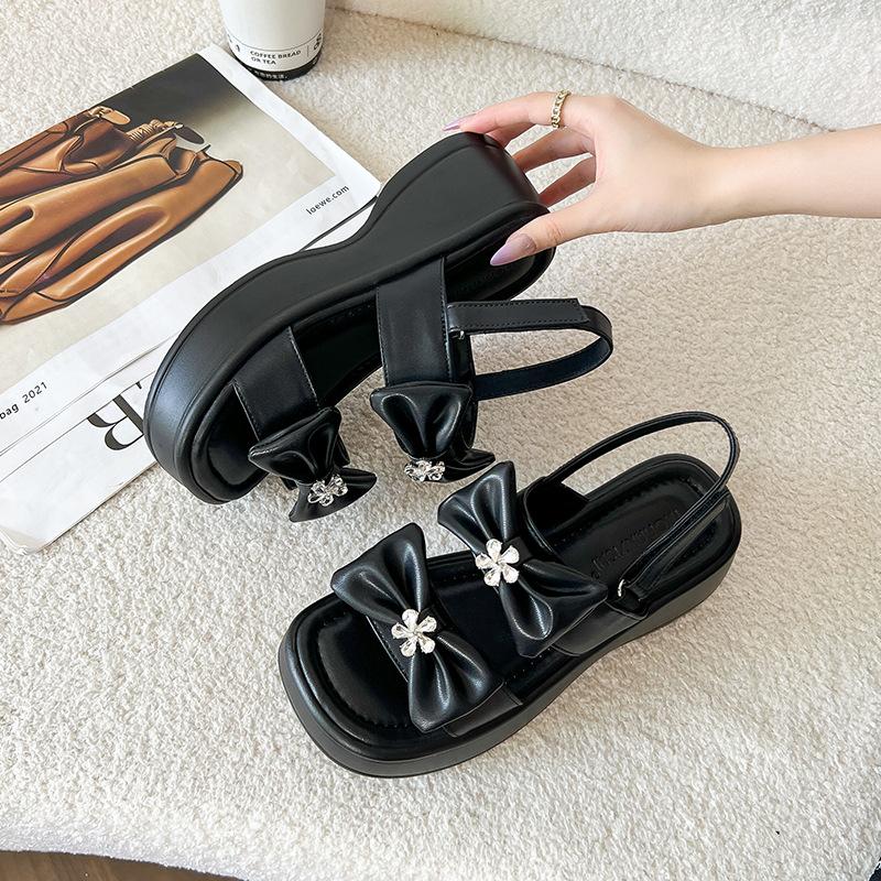 Platform sandals women's outer wear summer new one-word buckle with muffin versatile fashion beach cool slippers