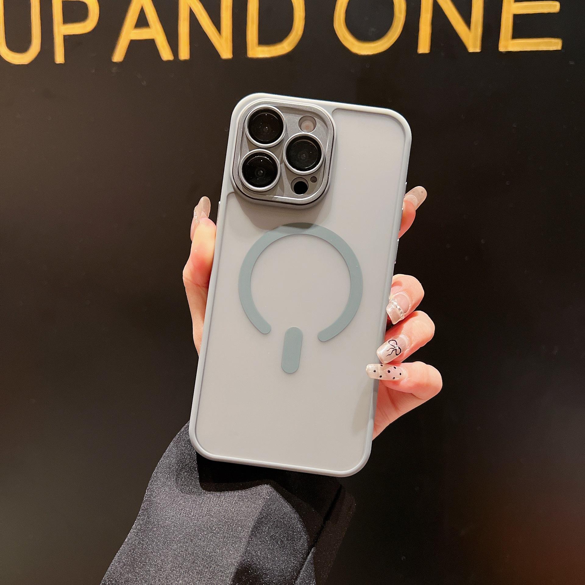 

Suitable for Apple 16 Phone Cases, Matte Skin Feel, Fine Hole Magnetic Attraction, Iphone15 Anti-drop 14promax iPhone16