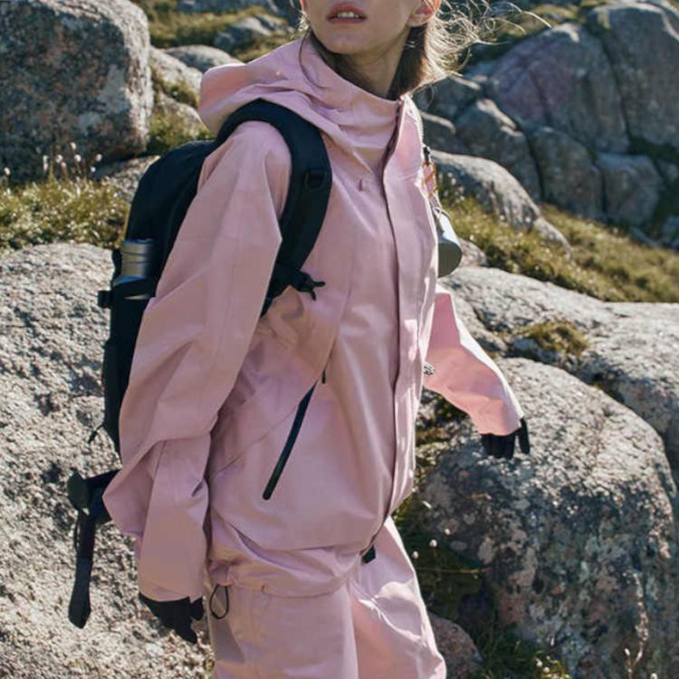 Fila Fitness Hiking Waterproof, Windproof, And Breathable Windbreaker Jacket Unisex Dark Cherry Blossom Pink A51M441703F-PK