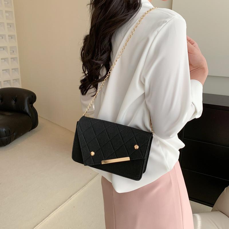 Trendiger Street Style Filzketten-Kleines Quadratische Tasche Für Damen 2023 Modische Umhängetasche