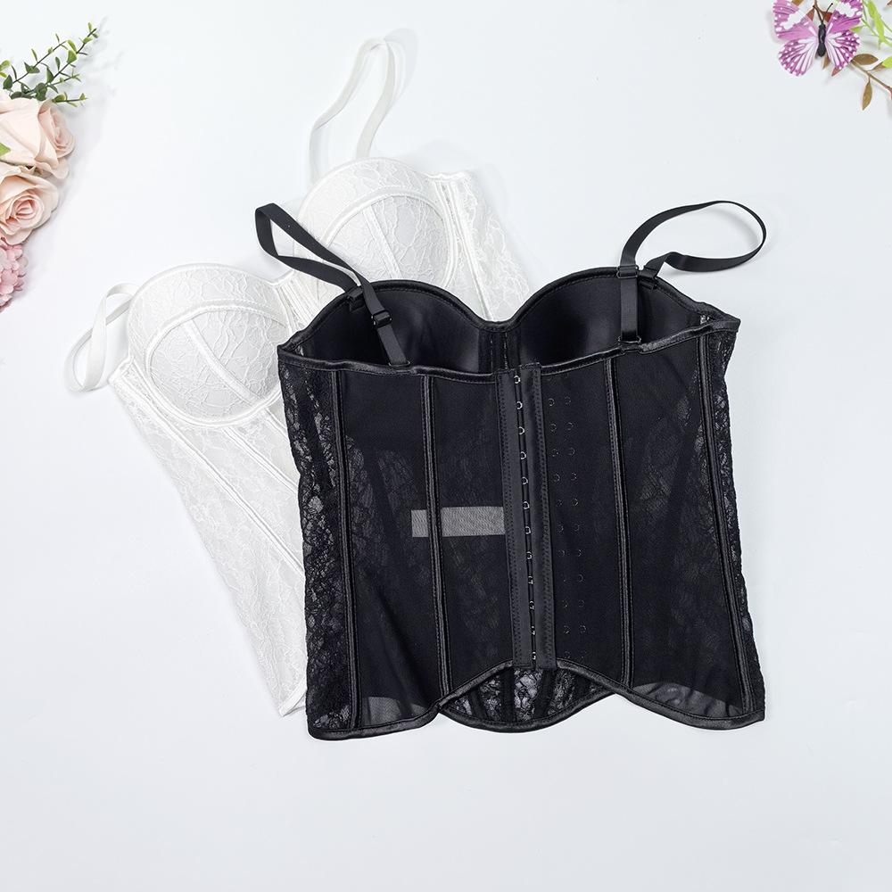 Corsés, ropa de mujer moderna y elegante