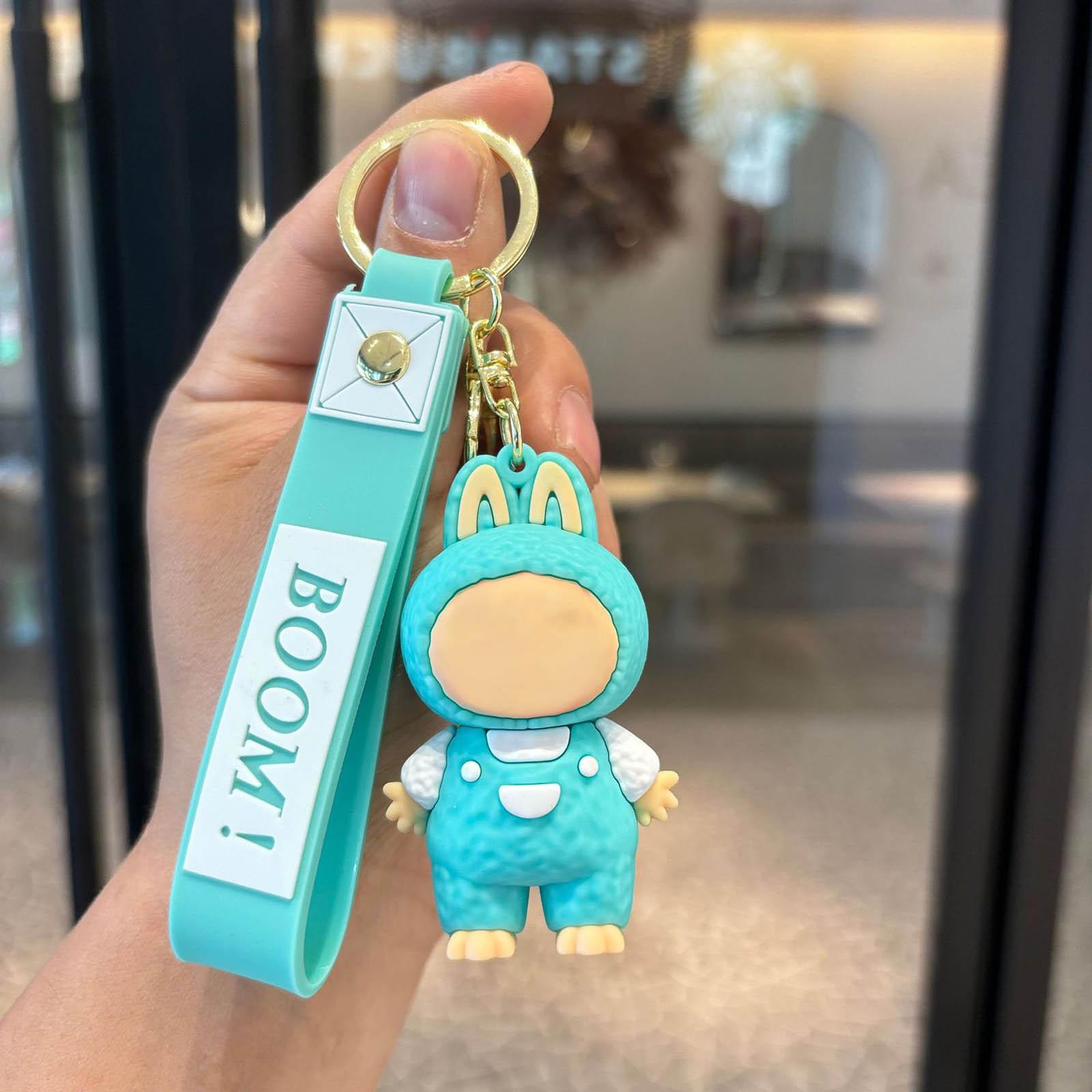 

Брелок для ключей в виде машинки с объемным узором в виде куклы One Size