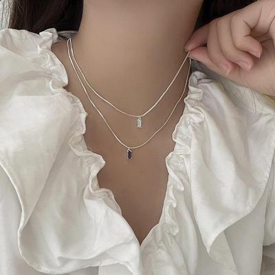 Koreanisches Temperament, Seeblau, kleines quadratisches Diamant-Nischendesign, minimalistische Halskette, Schlüsselbeinkette, mehrlagige und passende Halsketten