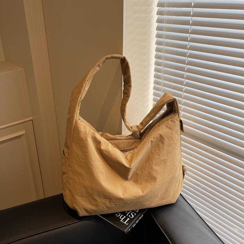Simple and large-capacity bag Women's messenger bag New lazy style shoulder bag Casual tote bag
