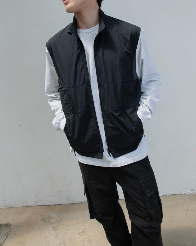WORTHWHILE MOVEMENT Stitch Pocket Long Sleeve Tee (White Melange)