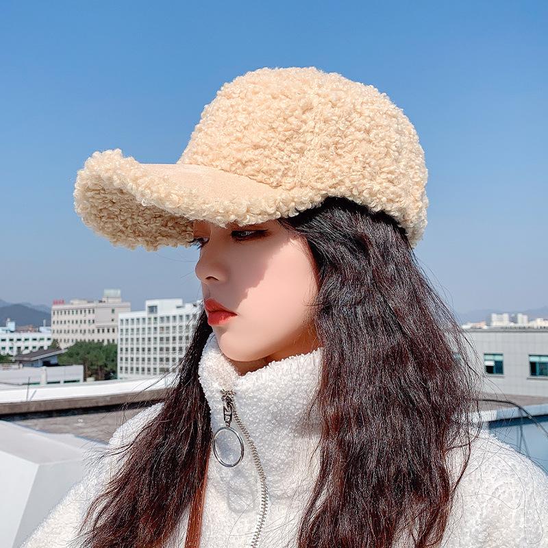 Lamb Wool Hat Women's Autumn and Winter Cap Ins Face Small Thickened Warm Baseball Cap Winter