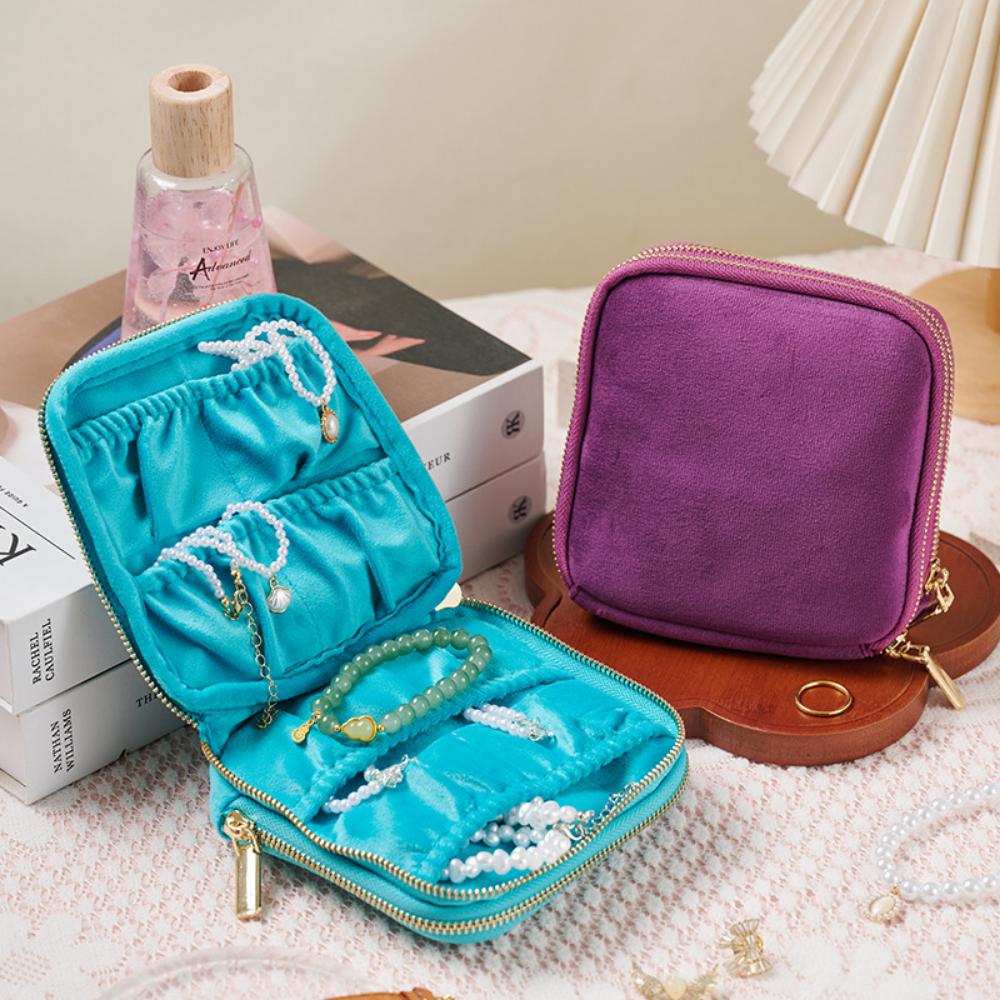 2026 New Velvet Jewelry Organizer Bag Portable Travel Mini Jewelry Roll Pouch for Earrings Rings Necklace Soft Clutch Bag